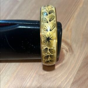 Brass enamel Floral Pattern Bangle Bracelet